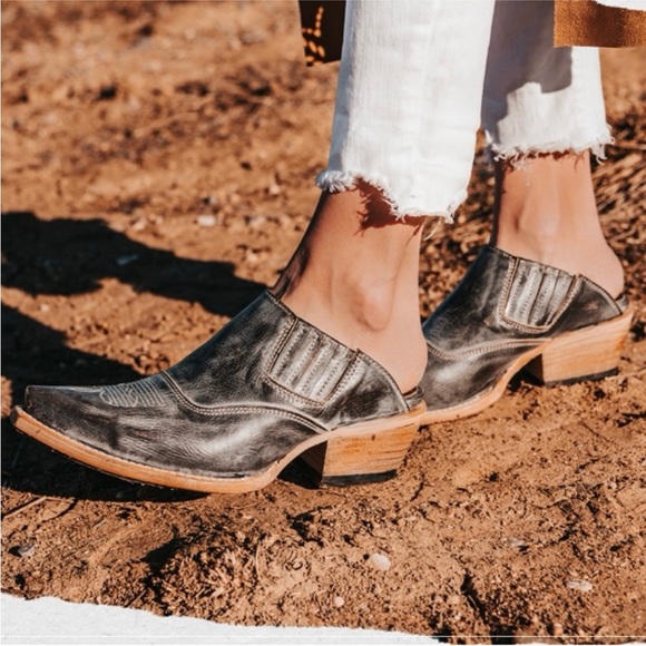 Freebird by Steven Wentworth Western Mules in Ice Distressed Leather - Picture 1 of 9